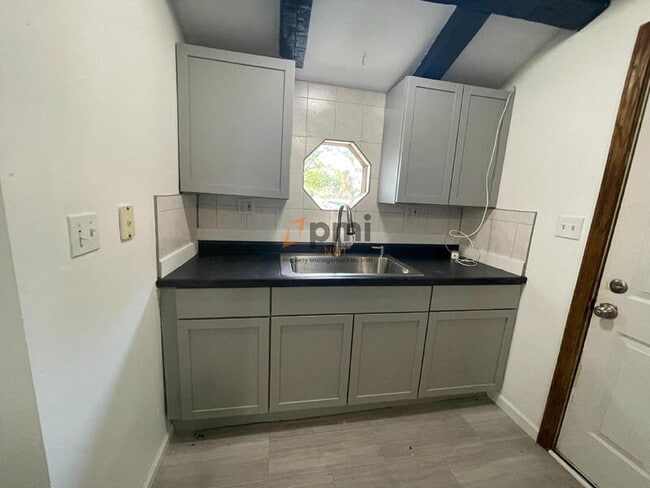 Building Photo - 6523 Missouri Ave