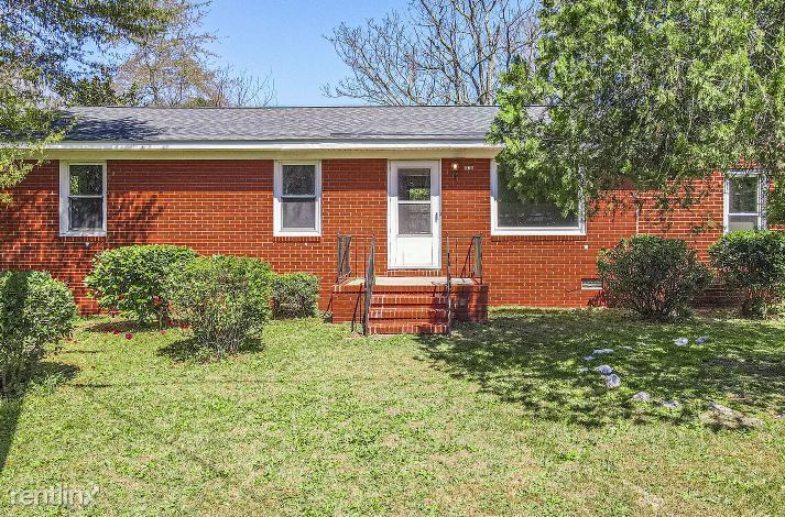 Foto principal - 3 br, 2 bath House - 224 Peach St