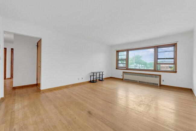 Foto del edificio - 480 N Midland Ave