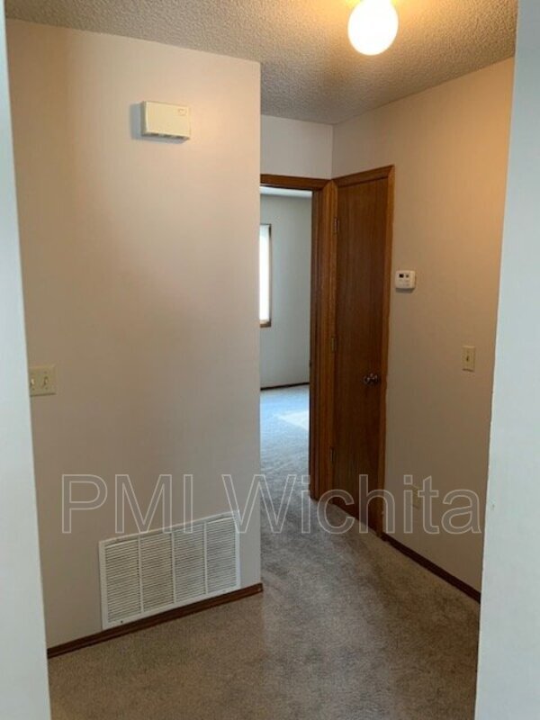 Foto del edificio - 5526 W 9th St N