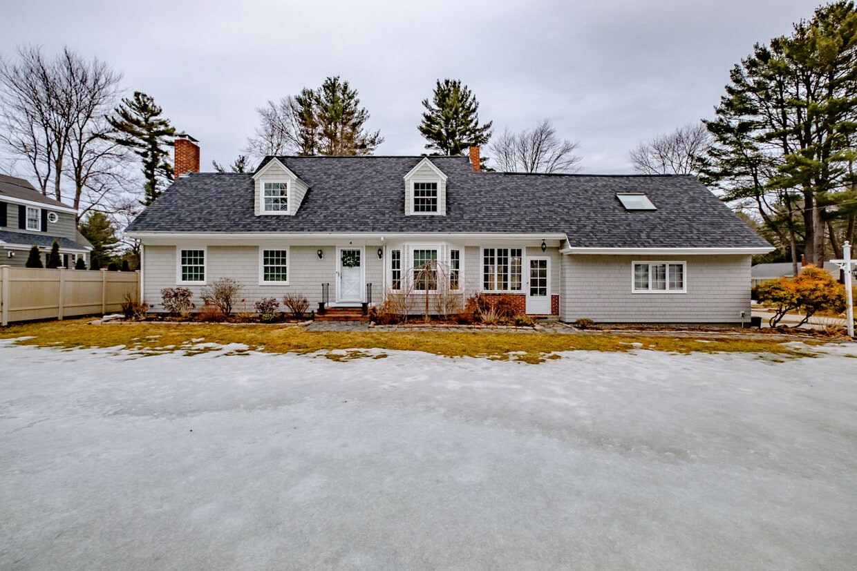 4 Edgewater Rd, Falmouth, ME 04105 House Rental in Falmouth, ME