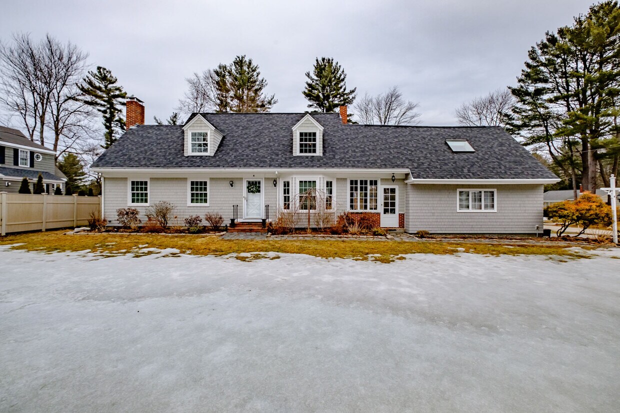 4 Edgewater Rd, Falmouth, ME 04105 House Rental in Falmouth, ME