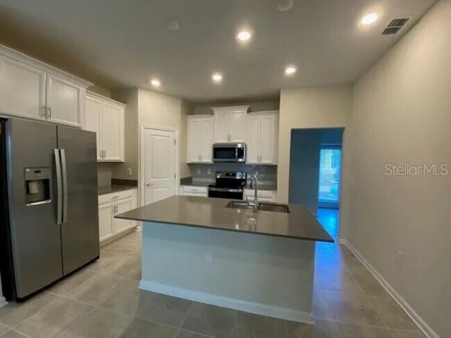 Foto del edificio - 17045 Quicksilver Ave