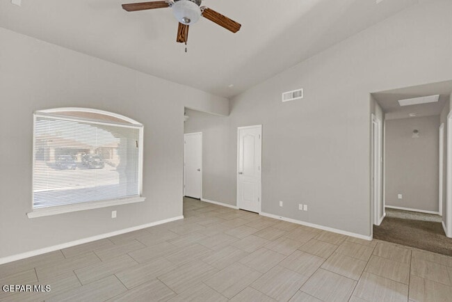 Foto del edificio - 159 Homedale Dr