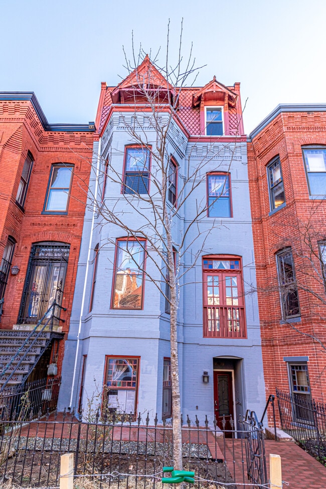 Building Photo - 409 Constitution Ave NE