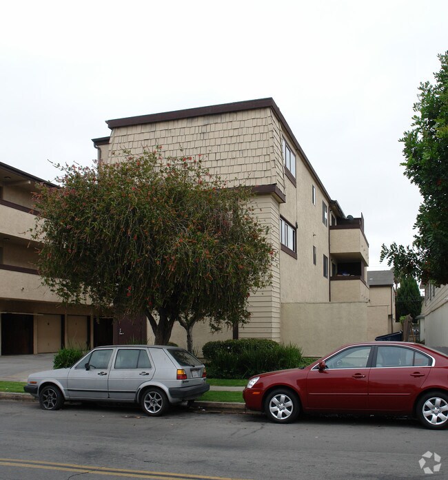 Building Photo - Stark Drive Apartments
