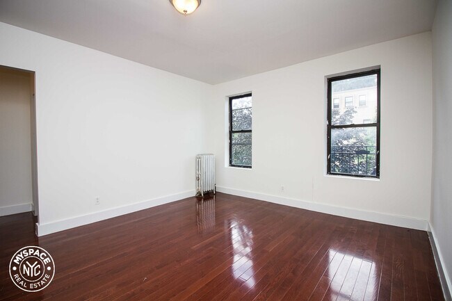 Building Photo - 216 Macon St