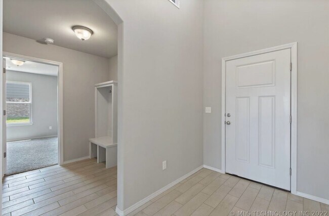 Foto del edificio - 3809 S 12th Pl