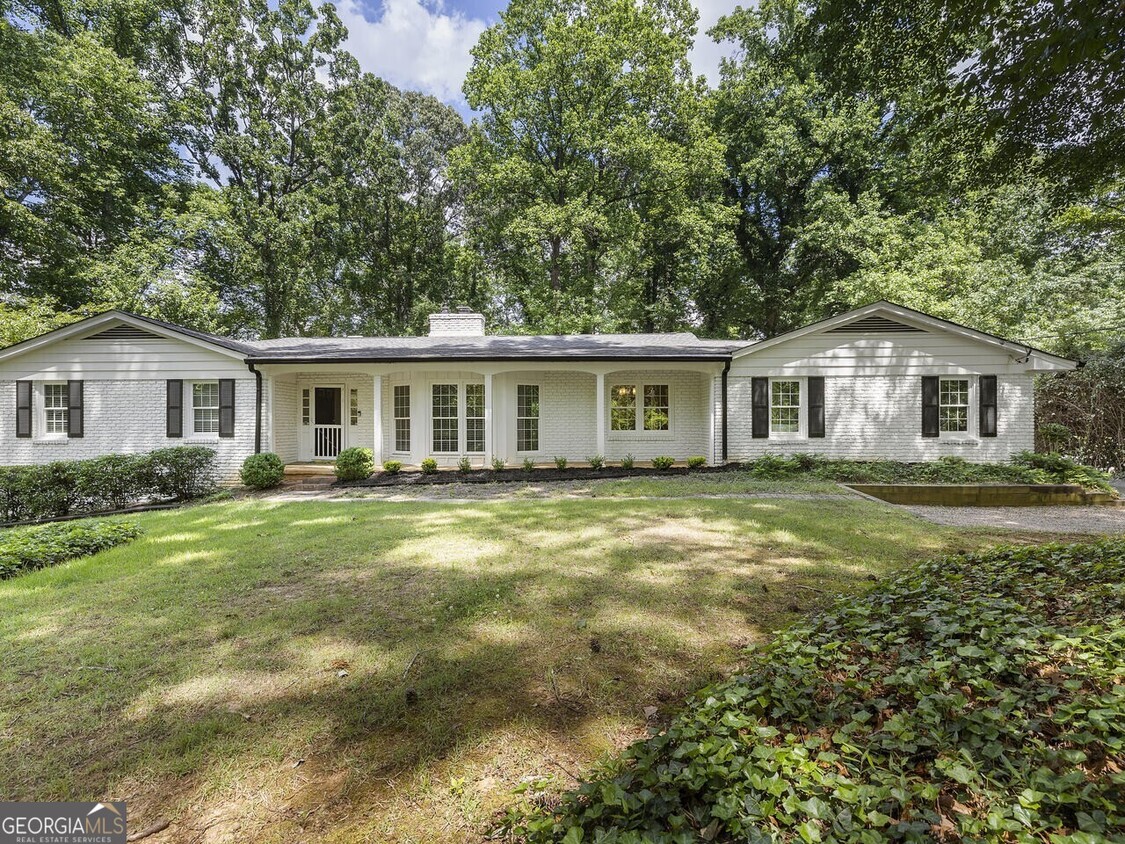 Primary Photo - 5305 Peachtree Dunwoody Rd