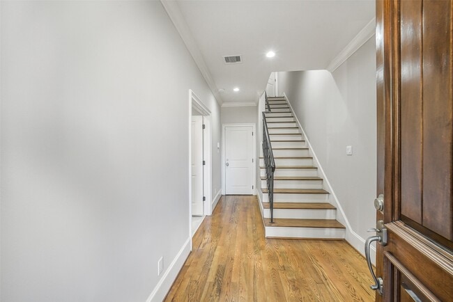 Foto del edificio - 1618 Rosewood St