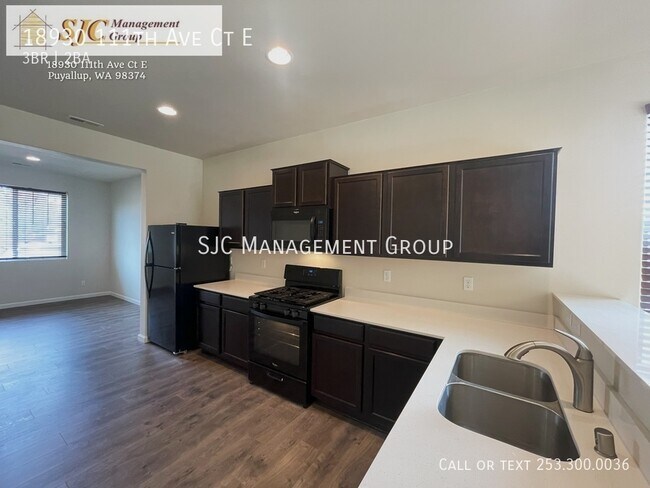 Foto del edificio - 18930 111th Ave Ct E