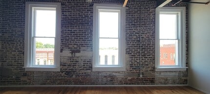 Building Photo - 201 E Chambers St