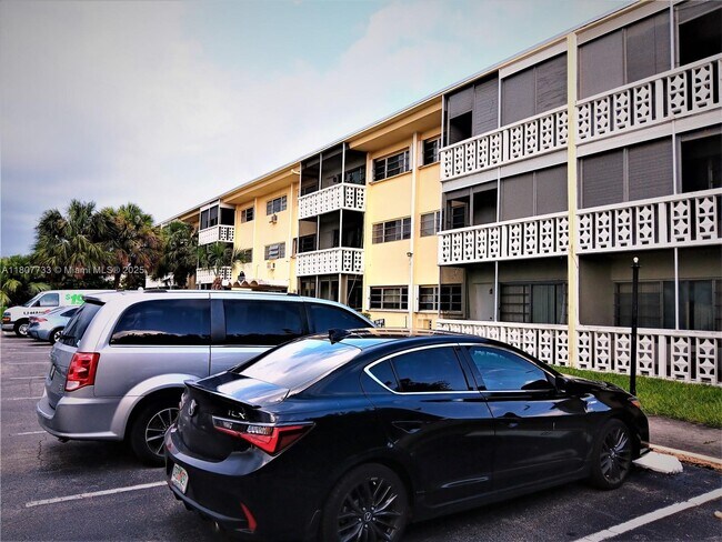 Foto del edificio - 16701 NE 14th Ave