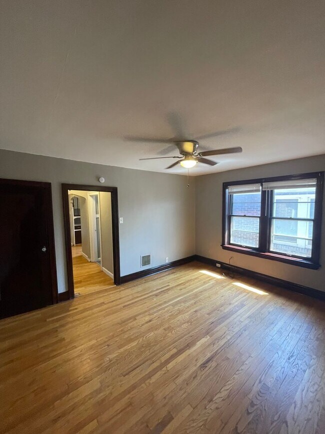 Building Photo - 4018 Hydraulic Ave
