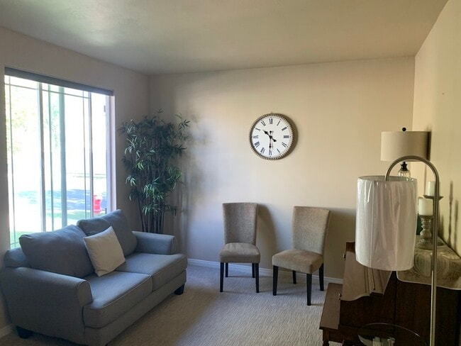 Foto del edificio - 998 Berkshire Dr