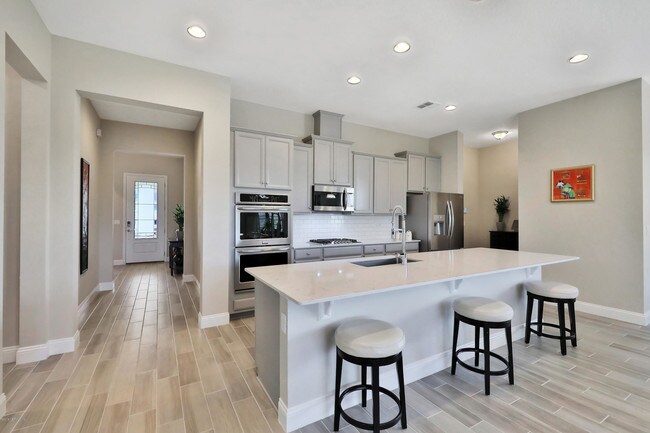 Foto del edificio - 346 Starlis Pl