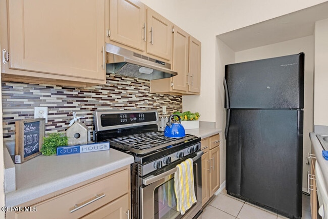Building Photo - 6233 Patria St