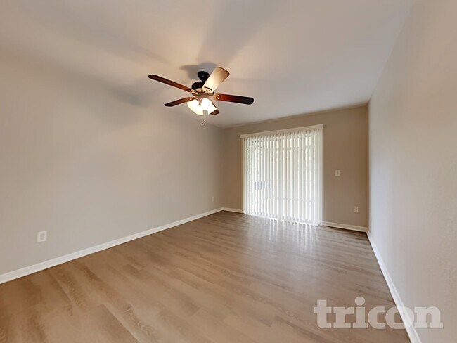 Foto del edificio - 802 Gullberry Ln