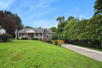 Building Photo - 3515 Clearwater Dr