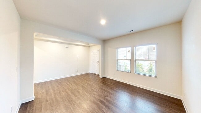 Foto del edificio - 4500 Collingham Dr