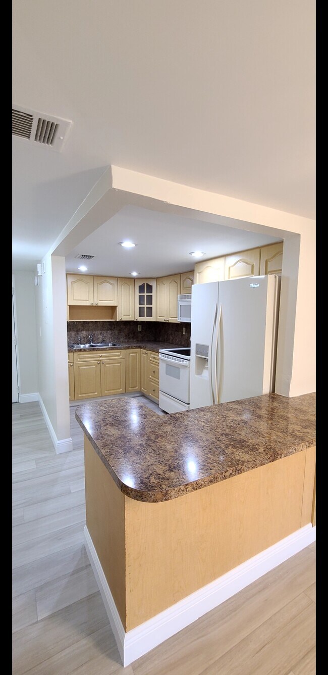 Foto del edificio - 140 NW 87th Ave
