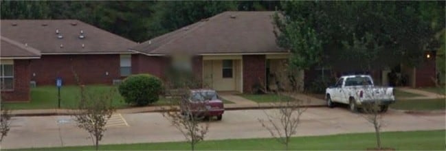Building Photo - 1000 Desoto Dr