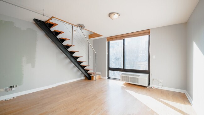 Building Photo - 1221 N Dearborn St