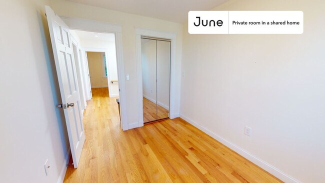 Foto del edificio - Private bedroom in 6 bed/2 bath Home