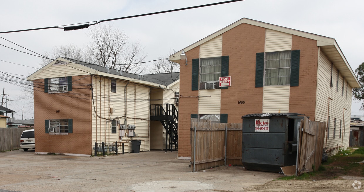 Primary Photo - 1457 Laurel St