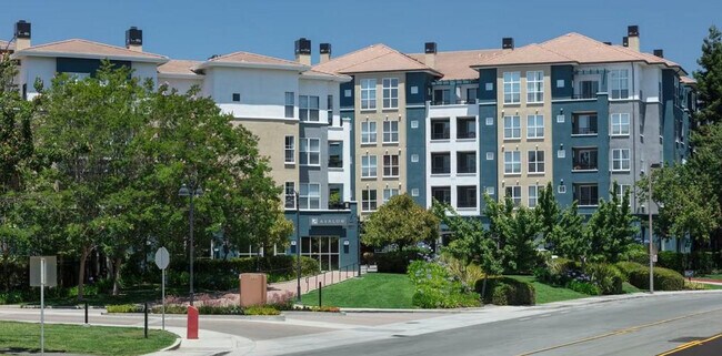 Foto del edificio - 1257 Lakeside Dr