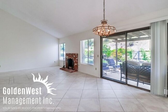 Building Photo - Captivating 3Bdm 2Ba Home in Rancho San Diego