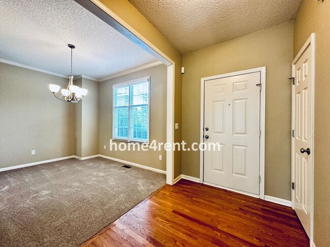 Building Photo - Fantastic South Overland Park Home in Blue...