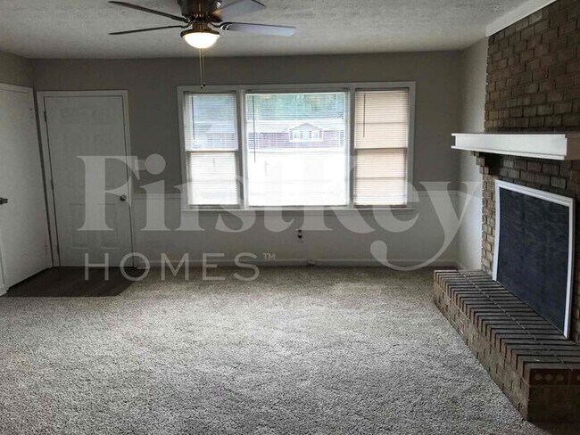 Building Photo - 3404 Ridgecrest Drive