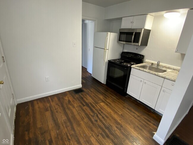 Foto del edificio - 623 N Tibbs Ave