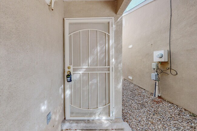 Building Photo - 10728 Hatch Dr NW