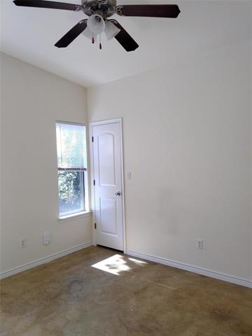 Building Photo - 911 US-81