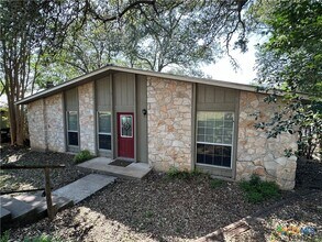 Building Photo - 904 Dale Dr