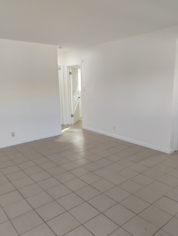 Building Photo - 14129 Vanowen St