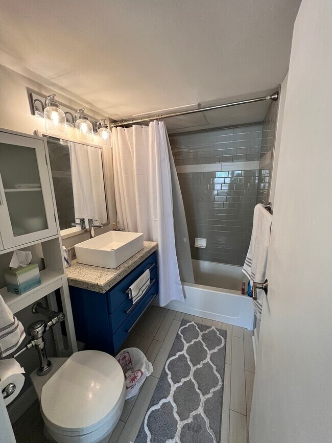 Foto del edificio - 253 E Delaware Pl