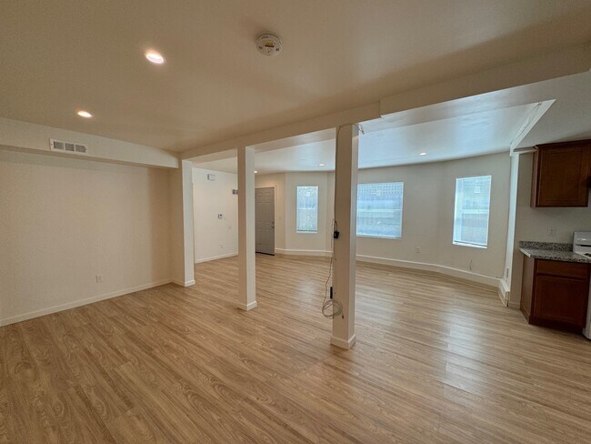 Building Photo - 1551 Santa Clara Ave