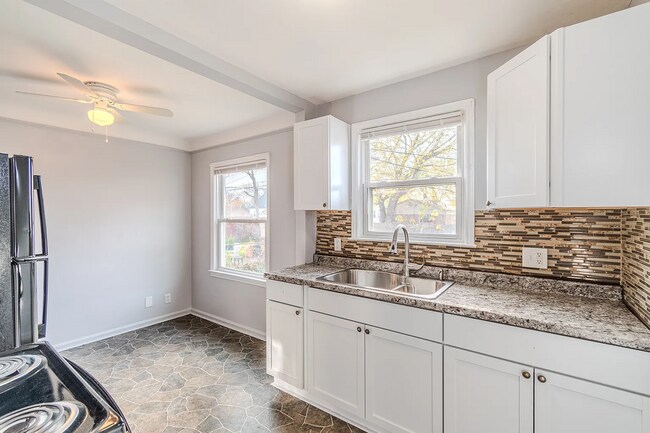 Building Photo - Move in Ready Brick Ranch with Garage & Finished Basement - AVAILABLE NOW!