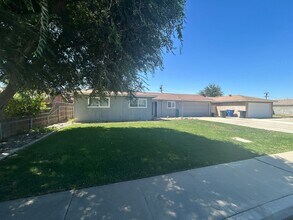 Building Photo - 277 W Deodar Ln