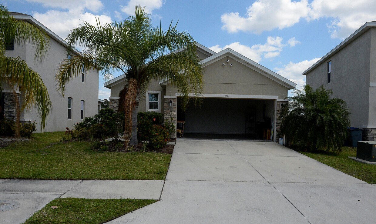 Foto principal - 5969 Briar Rose Wy