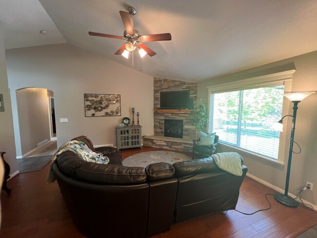 Foto del edificio - 2281 N 1420 W