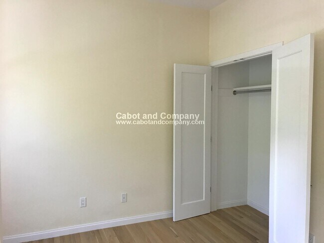 Building Photo - 209 Newbury St