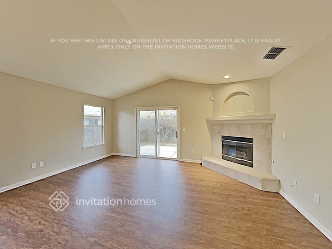 Building Photo - 405 3rd St