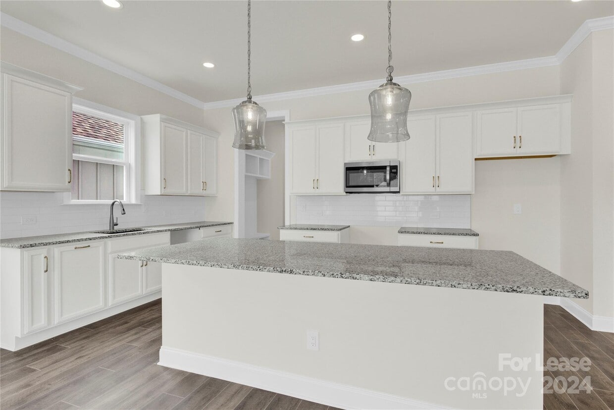 Building Photo - Lot 35