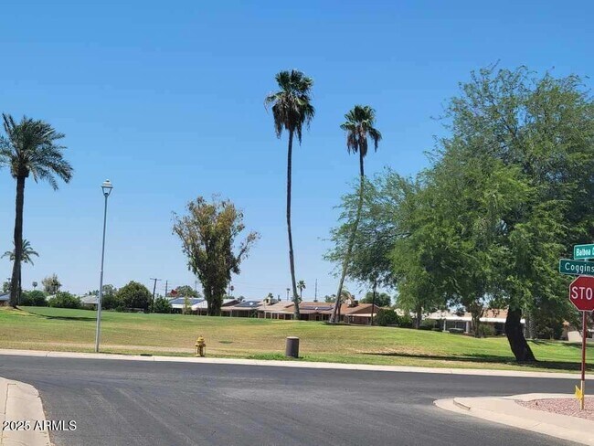 Foto del edificio - 11832 N Balboa Dr