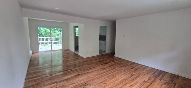 Foto del edificio - 153 Vernon Valley Rd