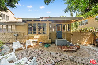 Building Photo - 2005 Beachwood Dr